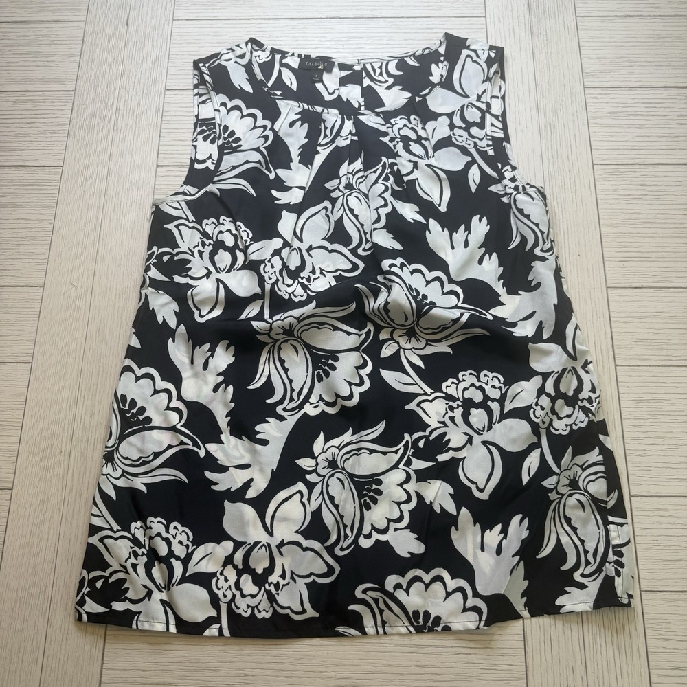 Talbots Sz 2 100% Silk Blouse Blk White Floral Sleeveless Pleat Front Round Neck